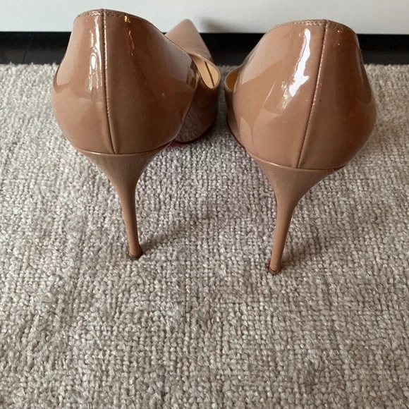 CHRISTIAN LOUBOUTAIN- KATE 100 PATENT LEATHER PUMPS - Size 40 - RETAILS $1,049 - Picture 6 of 8